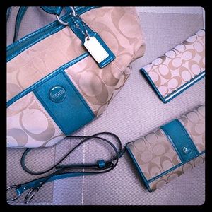 Coach -Very Loved! Purse,Wallet,Check Book, Straps